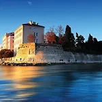 Luxurious In * Polača