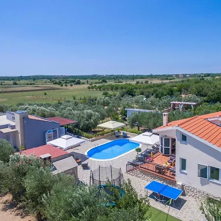 4 Bedroom Amazing In Polaca