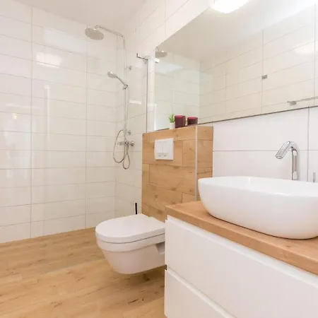 4 Bedroom Amazing In *