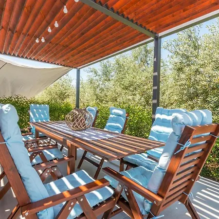 Holiday home 4 Bedroom Amazing In *