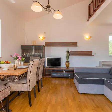 Holiday home 4 Bedroom Amazing In *