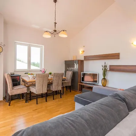 4 Bedroom Amazing In *