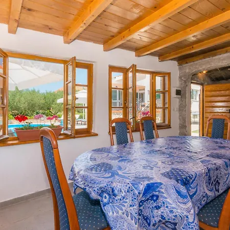 Holiday home 4 Bedroom Amazing In