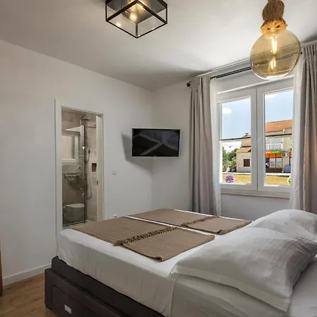 4 Bedroom Amazing In Holiday home Polaca