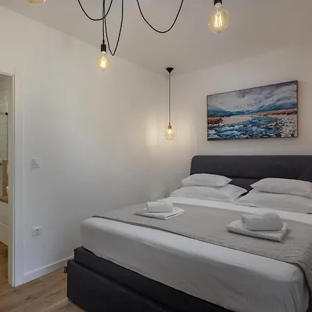 Holiday home 4 Bedroom Amazing In Polaca