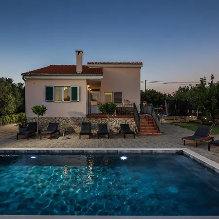 4 Bedroom Amazing In Polaca