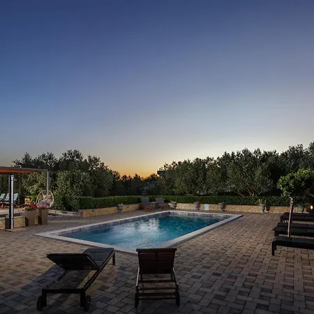 4 Bedroom Amazing In Polaca
