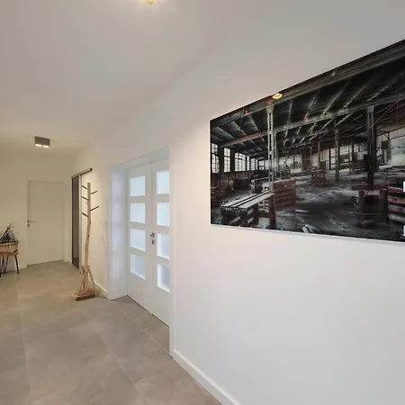 4 Bedroom Amazing In Holiday home *